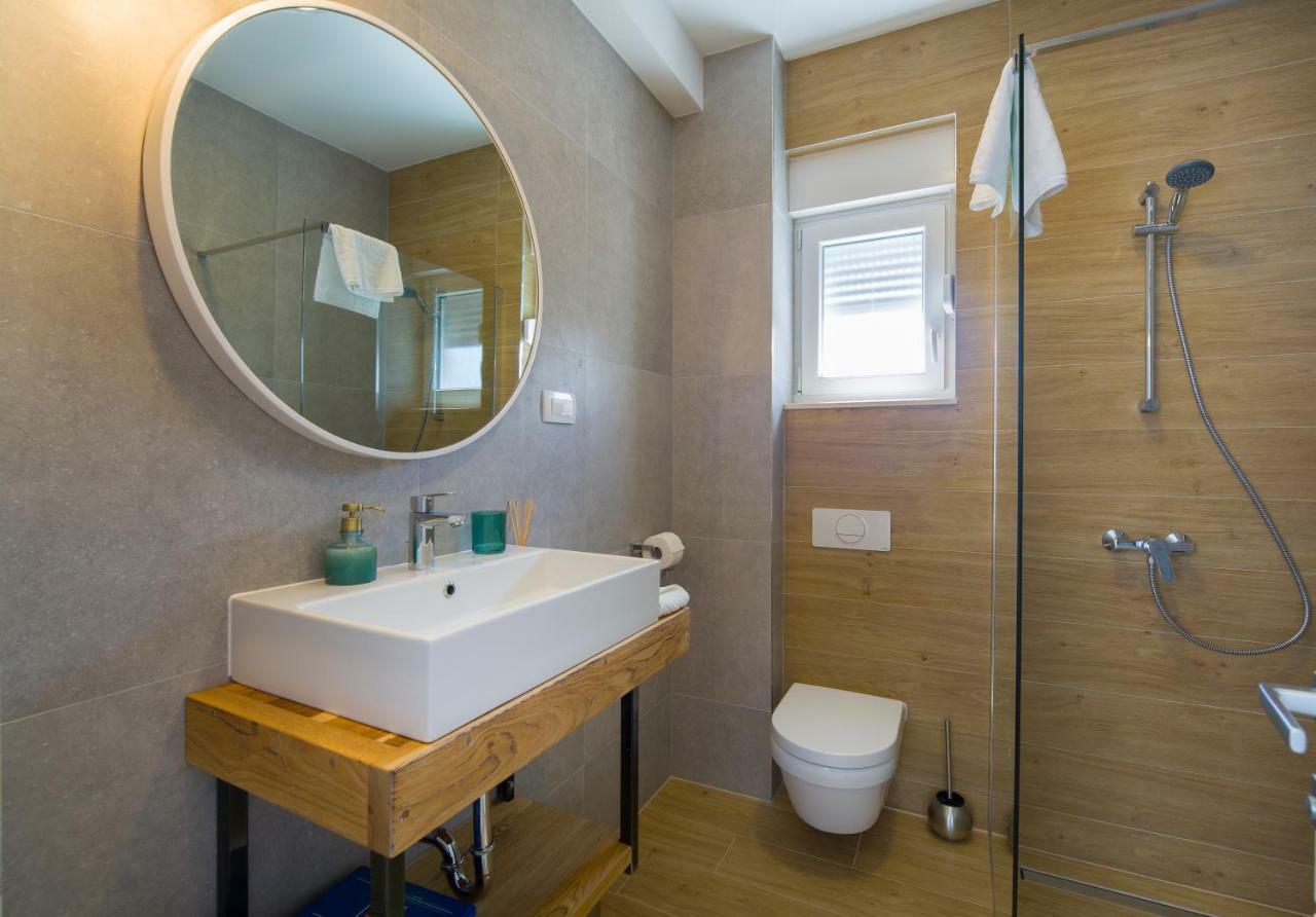 Bulli Croatia Hotell Donji Seget Exteriör bild